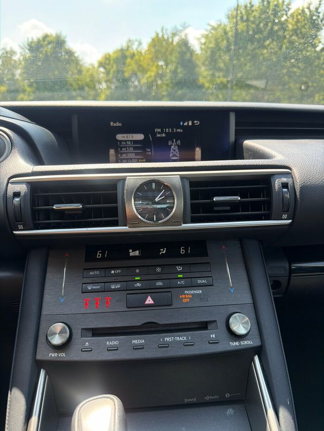 2020 Lexus IS IS 300 RWD - 23072118 - 16