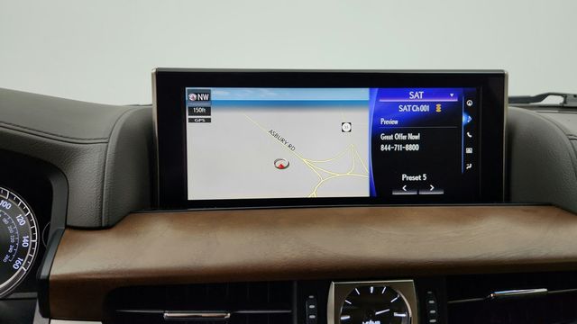 2020 Lexus LX LX 570 Three Row 4WD w/ Luxury Pkg, Mark Levinson & Rear DVD - 23080980 - 18