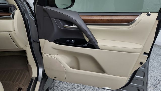 2020 Lexus LX LX 570 Three Row 4WD w/ Luxury Pkg, Mark Levinson & Rear DVD - 23080980 - 28