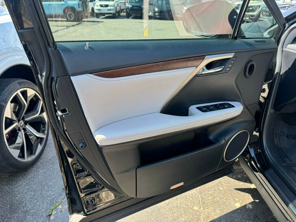 2020 Lexus RX 350L Premium photo 9