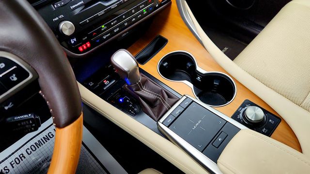 2020 Lexus RX RX 450h AWD - 23001255 - 16