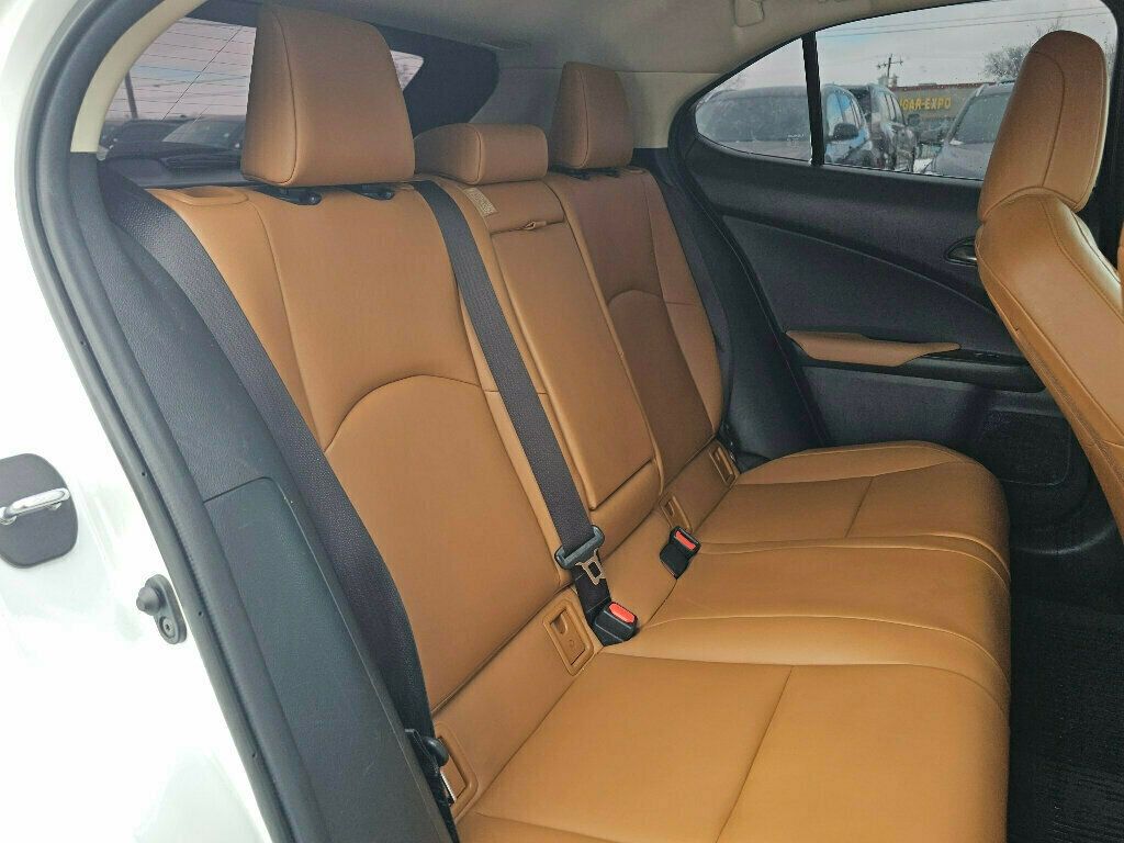 2020 Lexus UX UX 250h AWD - 22969916 - 17