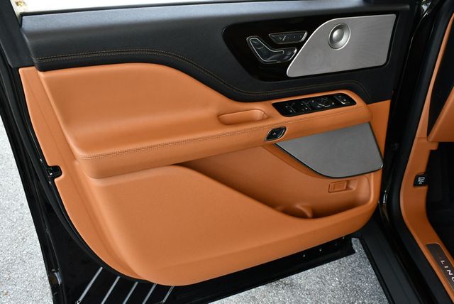 2020 Lincoln Aviator Black Label AWD SUV W/Dynamic Handling Package - 22862261 - 10