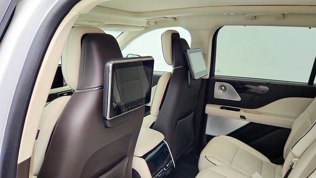 2020 Lincoln Aviator Black Label AWD w/ Dynamic Handling Pkg & Rear Entertainment - 23045444 - 21