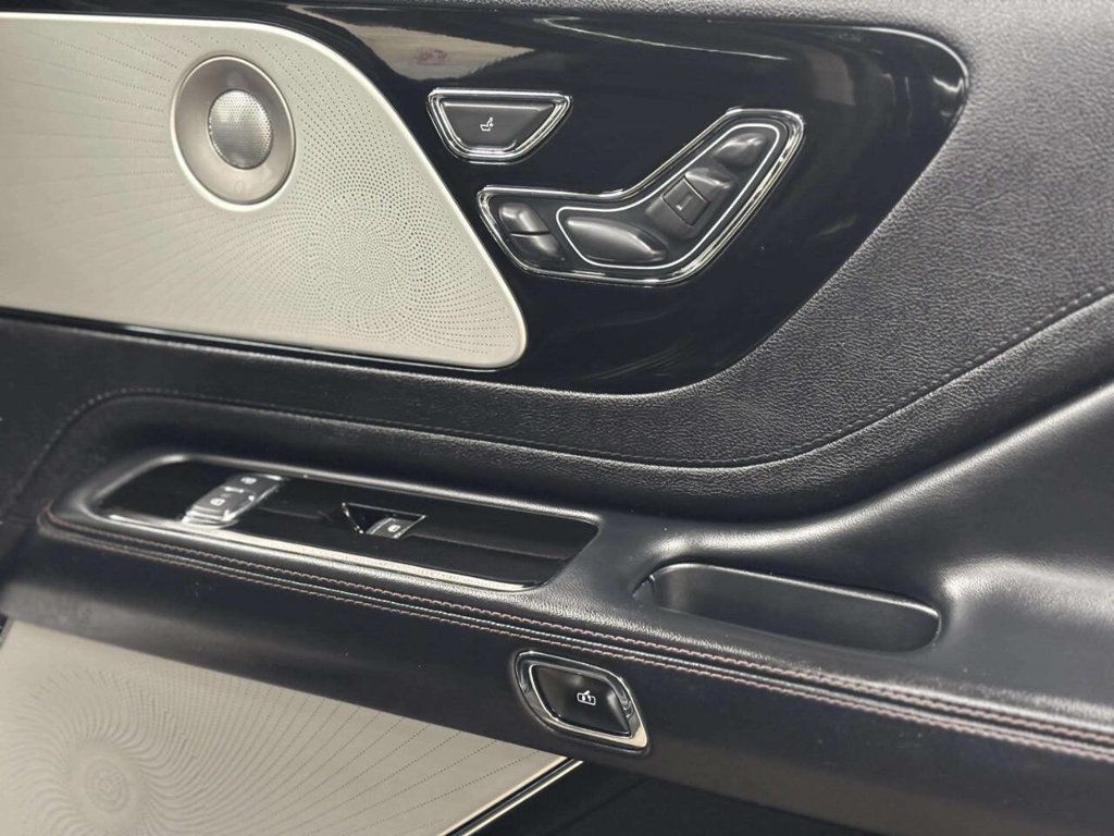 2020 Lincoln Aviator Reserve AWD - 22976381 - 31