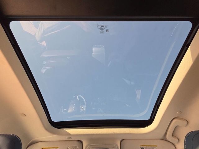 2020 Lincoln Corsair Reserve AWD - 22881978 - 31