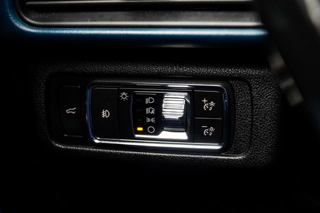 2020 Lincoln Corsair Reserve AWD - 23086084 - 33