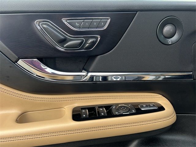 2020 Lincoln Corsair Reserve AWD - 22984843 - 10