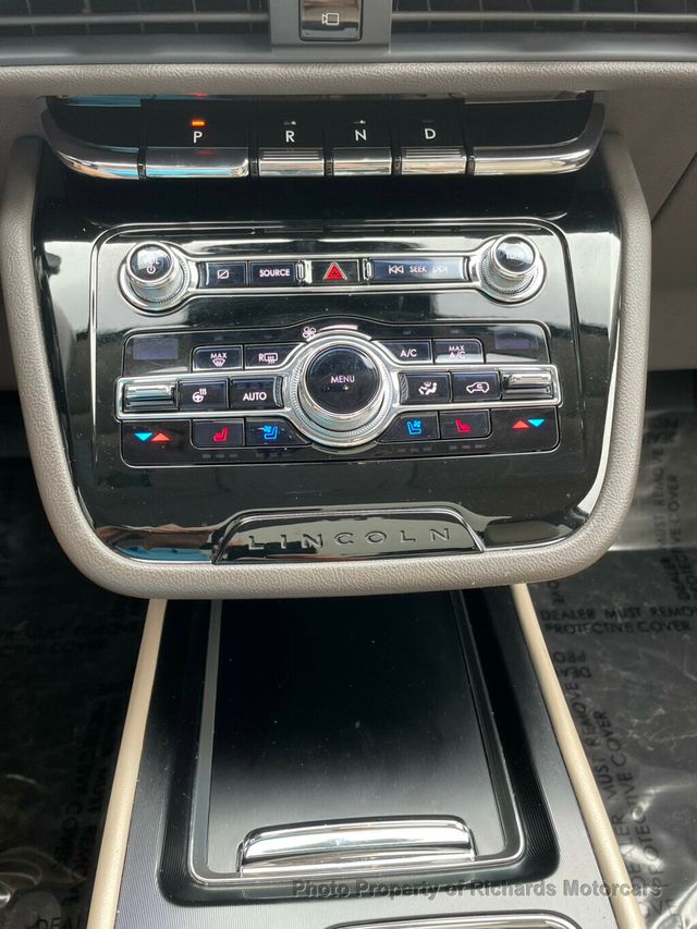 2020 Lincoln Corsair Reserve AWD - 22878331 - 14