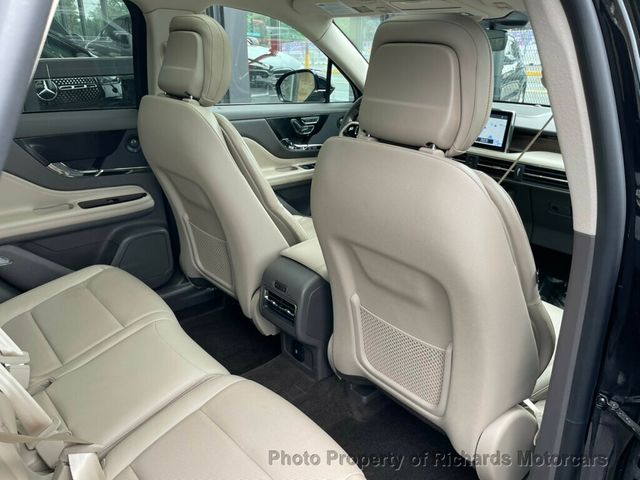 2020 Lincoln Corsair Reserve AWD - 22878331 - 19