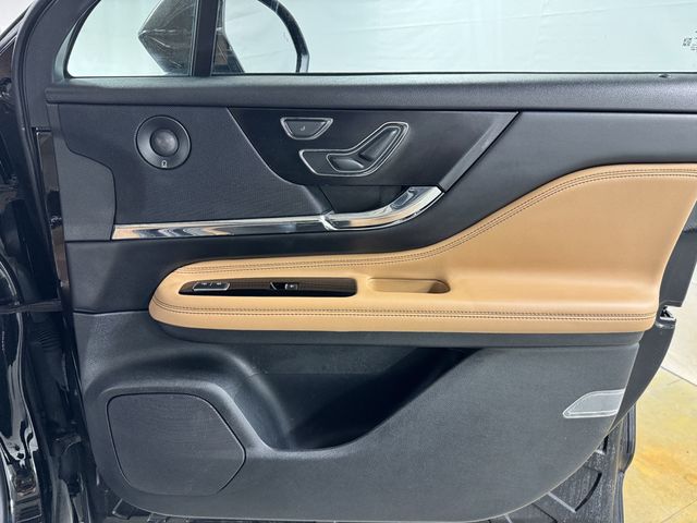 2020 Lincoln Corsair Reserve AWD - 23021213 - 17