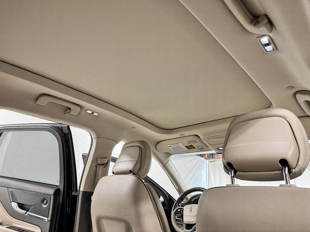 2020 Lincoln Corsair Reserve AWD - 23038392 - 12