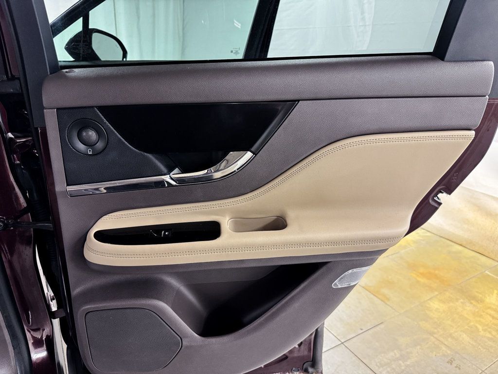 2020 Lincoln Corsair Reserve AWD - 23038392 - 16
