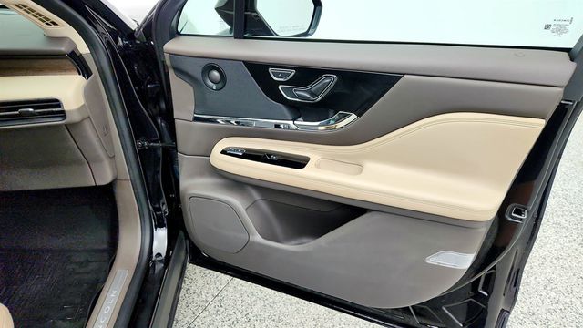 2020 Lincoln Corsair Reserve AWD w/ Co-Pilot360 Plus & Adaptive Suspension - 23079088 - 25