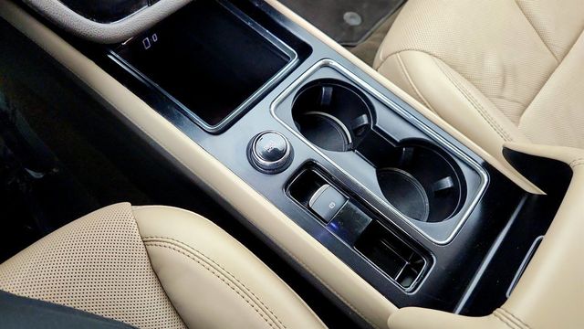 2020 Lincoln Corsair Standard AWD with Premium & Elements Packages + Equipment 101A - 22970699 - 15