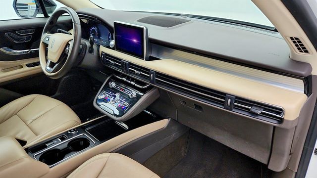 2020 Lincoln Corsair Standard AWD with Premium & Elements Packages + Equipment 101A - 22970699 - 24