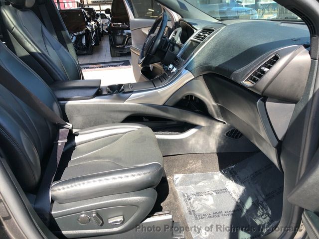 2020 Lincoln Nautilus Reserve AWD - 21348887 - 19