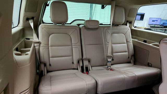 2020 Lincoln Navigator Reserve 4x2 with Luxury & Heavy Duty Trailer Tow Packages - 23001520 - 23