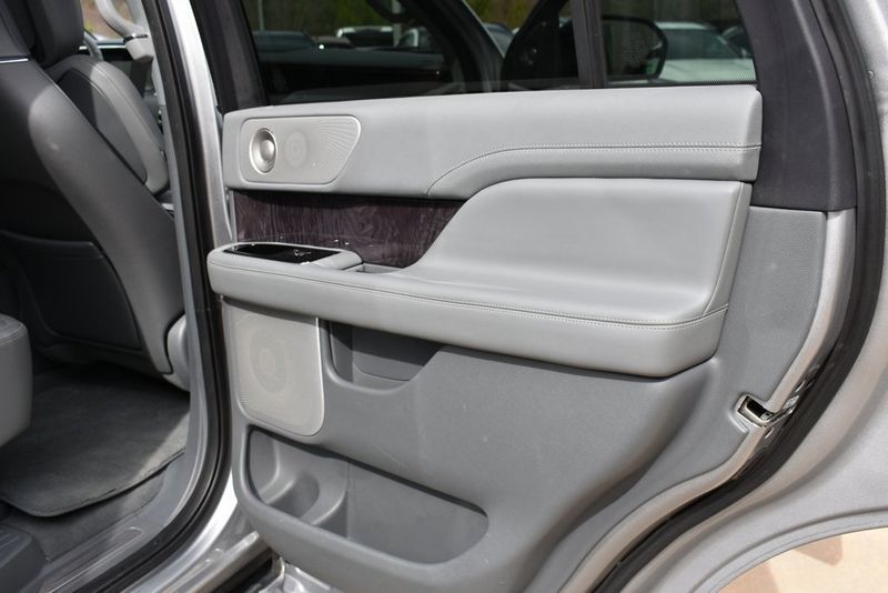 2020 Lincoln Navigator Reserve photo 12