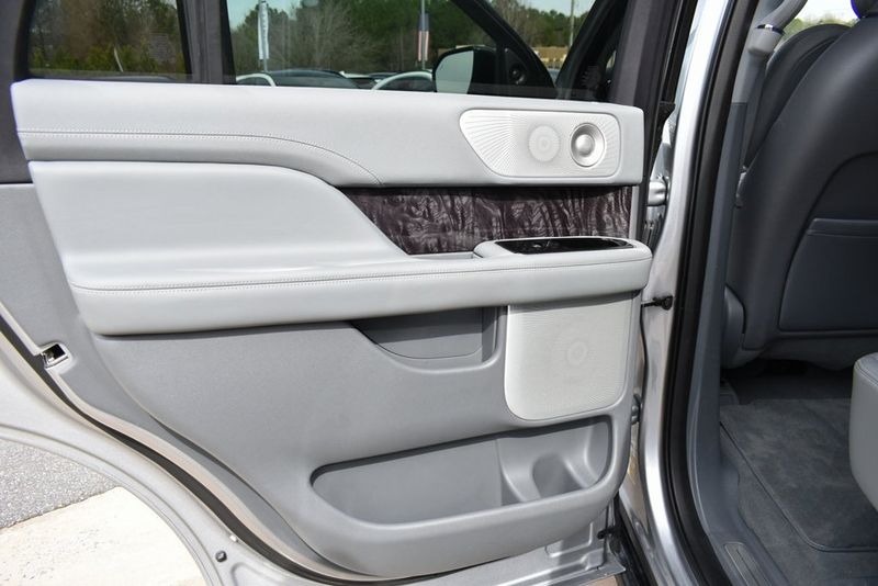 2020 Lincoln Navigator Reserve photo 14