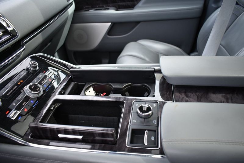 2020 Lincoln Navigator Reserve photo 27