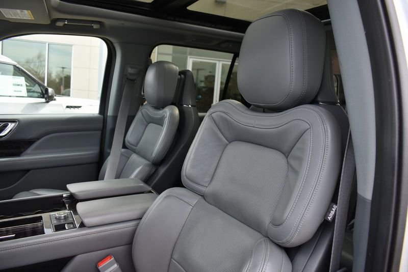 2020 Lincoln Navigator Reserve photo 29