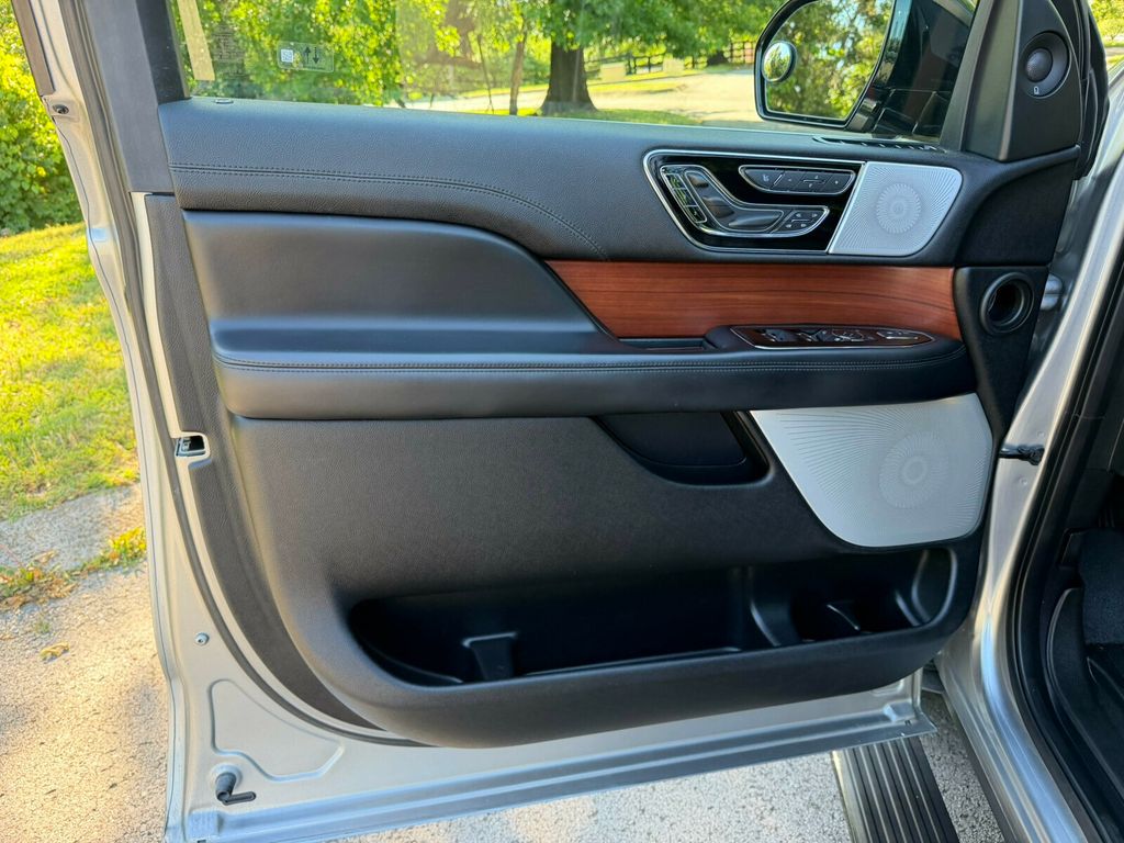 2020 Lincoln Navigator Reserve, 4x4, Head Up Display, 30 Way Perfect Position Seating - 23025349 - 14