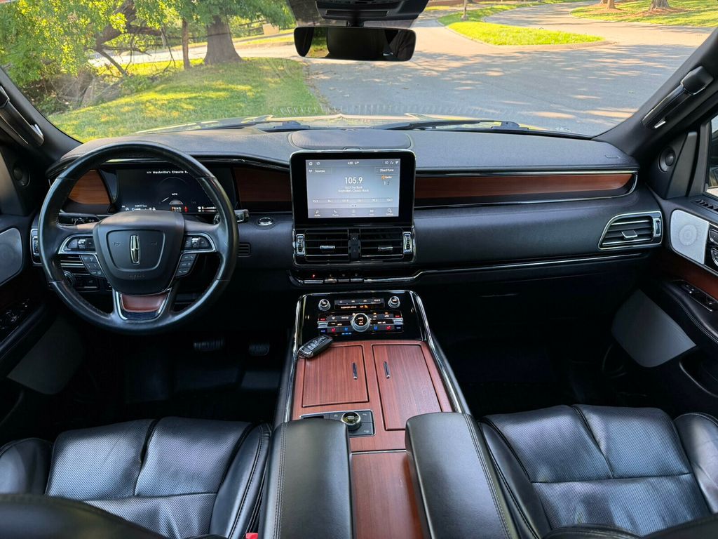 2020 Lincoln Navigator Reserve, 4x4, Head Up Display, 30 Way Perfect Position Seating - 23025349 - 18