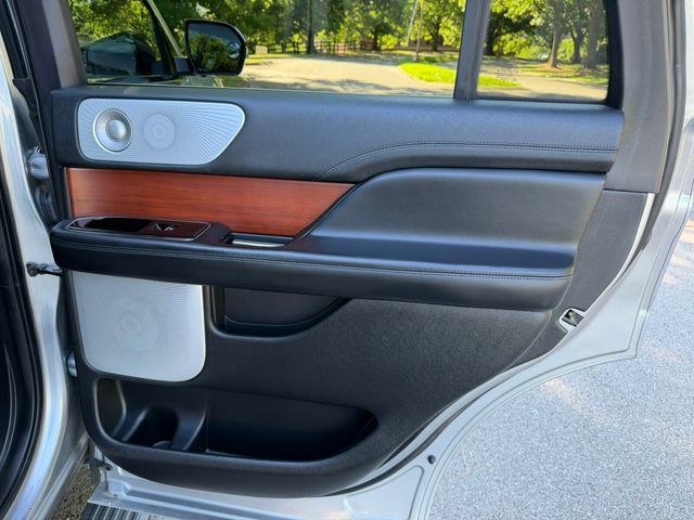 2020 Lincoln Navigator Reserve, 4x4, Head Up Display, 30 Way Perfect Position Seating - 23025349 - 29