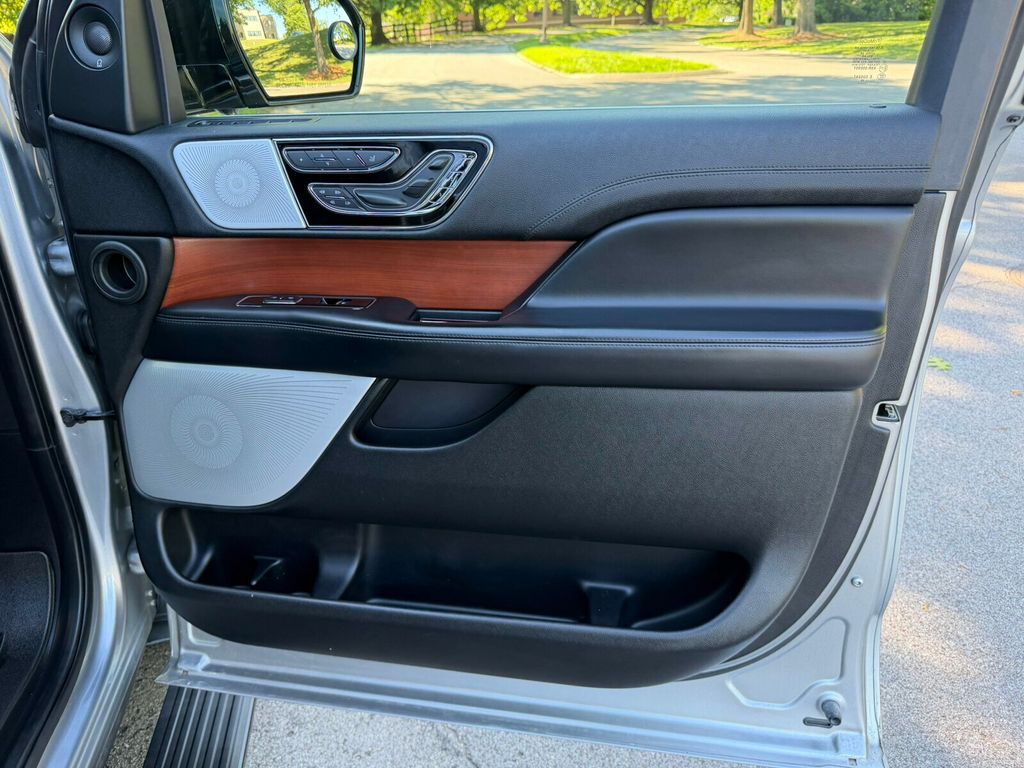 2020 Lincoln Navigator Reserve, 4x4, Head Up Display, 30 Way Perfect Position Seating - 23025349 - 34