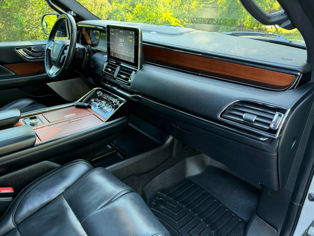 2020 Lincoln Navigator Reserve, 4x4, Head Up Display, 30 Way Perfect Position Seating - 23025349 - 35