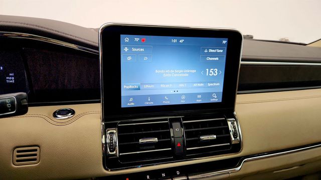 2020 Lincoln Navigator Reserve 4x4 with Equipment 208A, Luxury Package & 22'' Wheels - 22960775 - 16