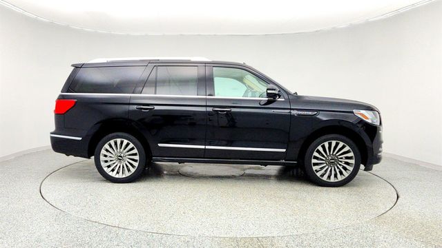 2020 Lincoln Navigator Reserve 4x4 with Equipment 208A, Luxury Package & 22'' Wheels - 22960775 - 3