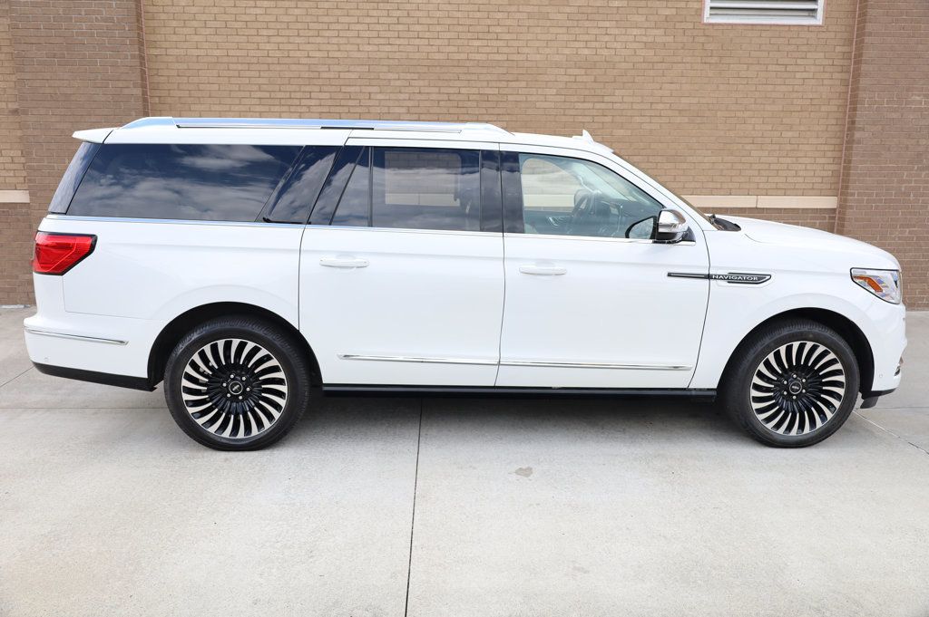 2020 Lincoln Navigator Black Label photo 3