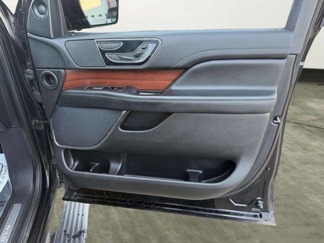 2020 Lincoln Navigator L Reserve 4x4 - 23028711 - 28