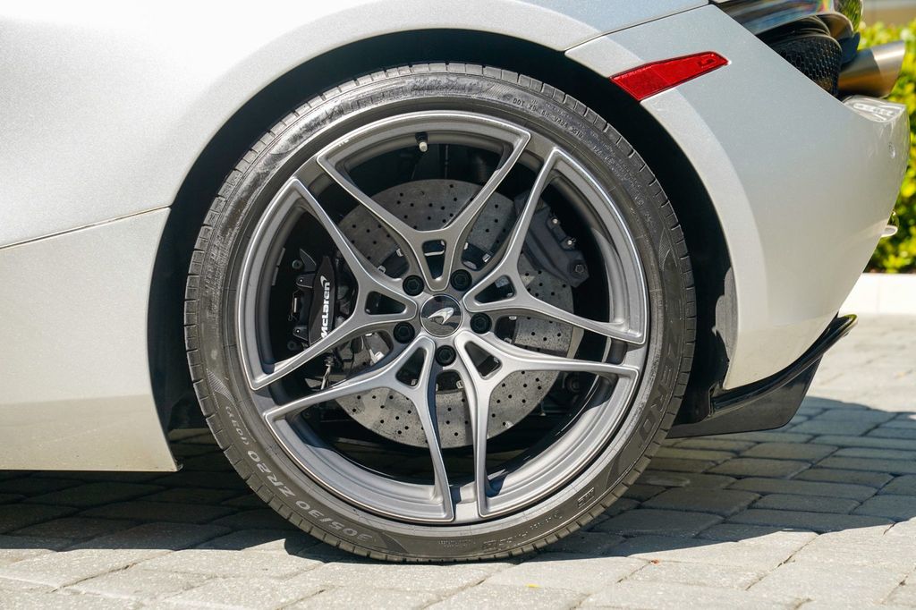 2020 McLaren 720S Luxury Spider - 22938050 - 19