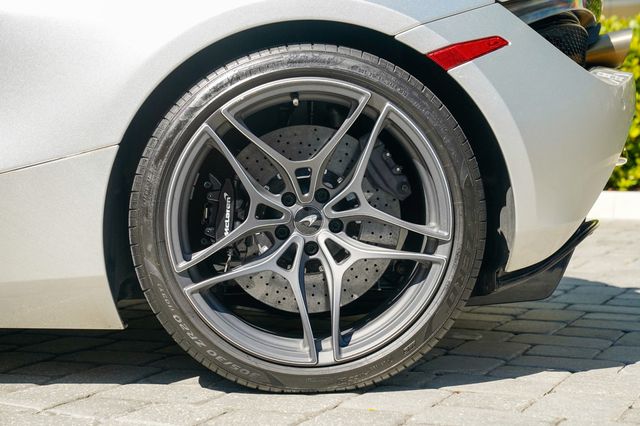 2020 McLaren 720S Luxury Spider - 22938050 - 19