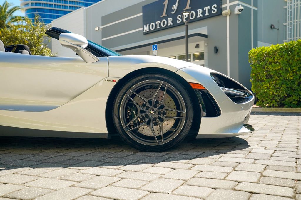 2020 McLaren 720S Luxury Spider - 22938050 - 36