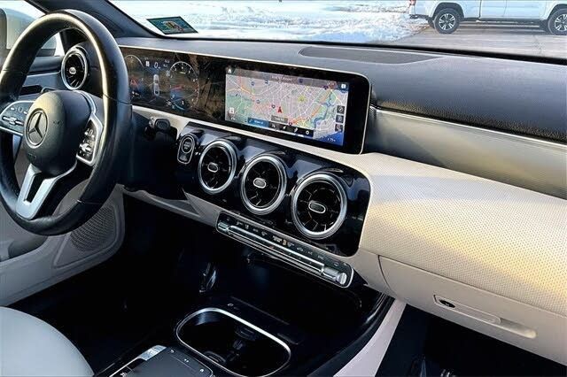 2020 Mercedes-Benz A-Class A 220 4MATIC Sedan - 22992869 - 30