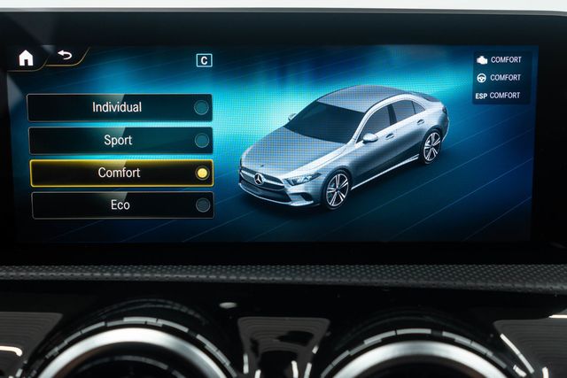 2020 Mercedes-Benz A-Class A 220 4MATIC Sedan - 23072643 - 25