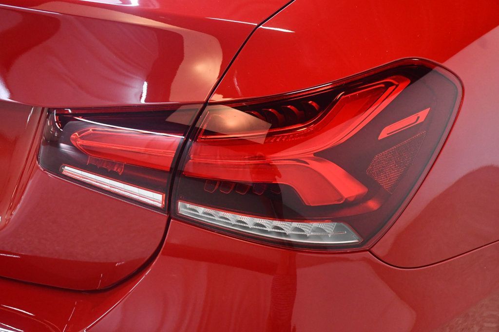 Mercedes-Benz A 220 photo 15