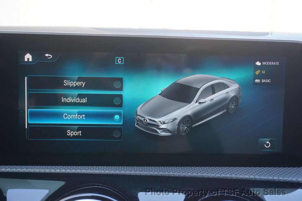 2020 Mercedes-Benz A-Class AMG A 35 4MATIC Sedan CARPLAY NAVI 360 CAMERAS PANO HEATED SEATS - 23058082 - 35