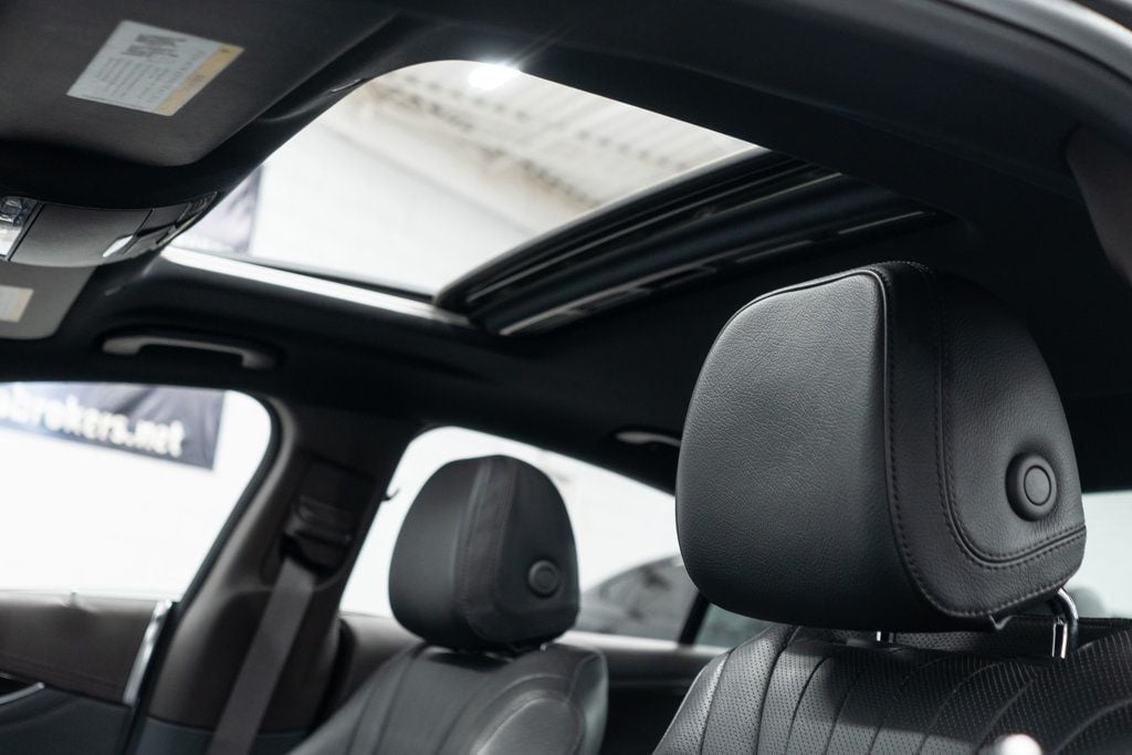 Mercedes-Benz CLS photo 10