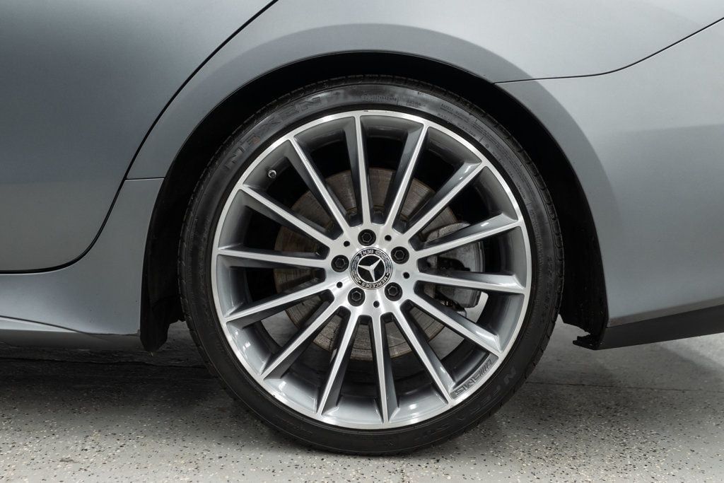 Mercedes-Benz CLS photo 36