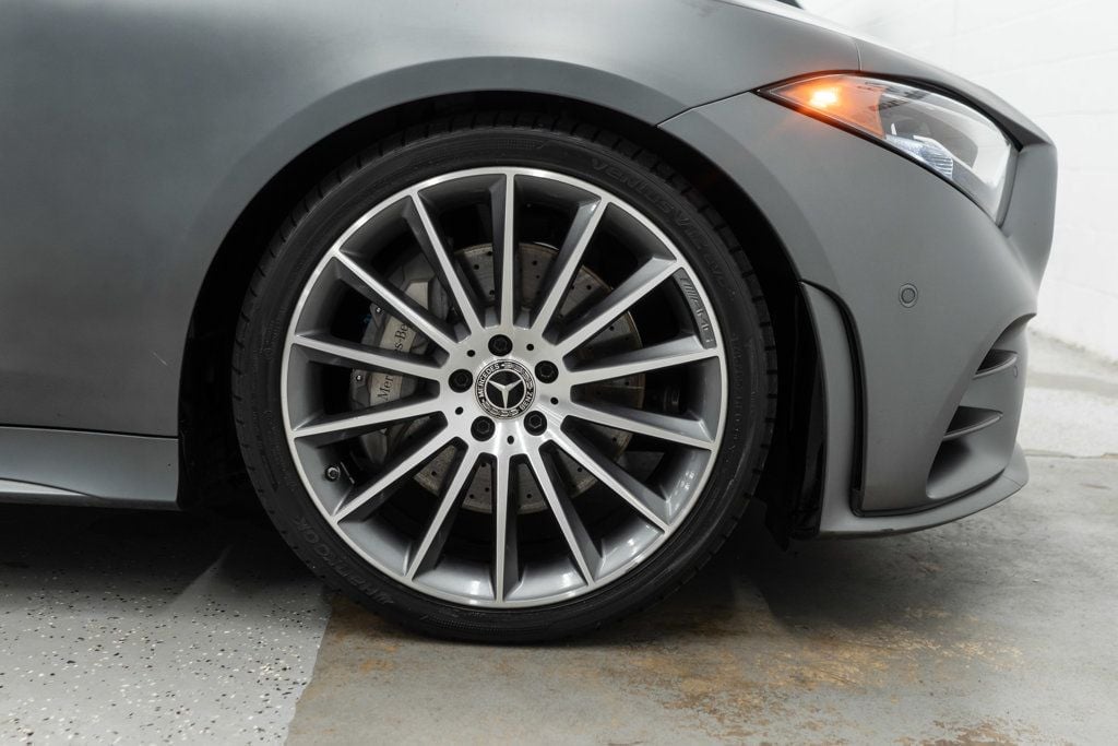 Mercedes-Benz CLS photo 38