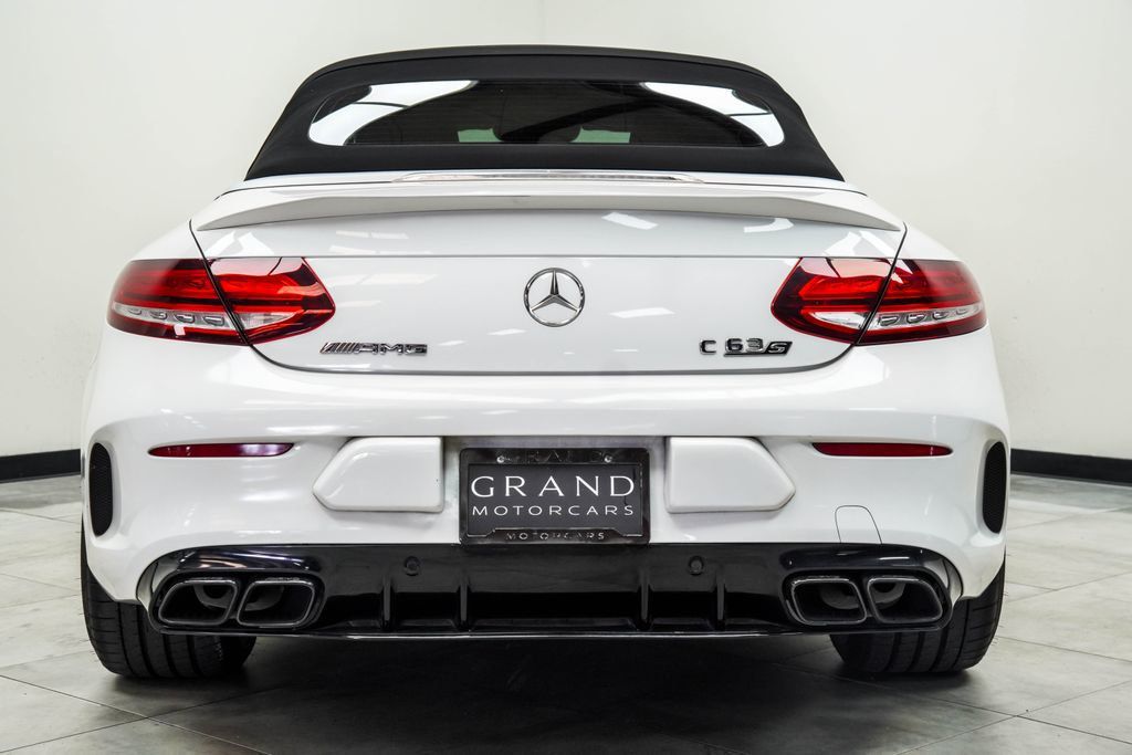 Mercedes-Benz C-Class photo 11