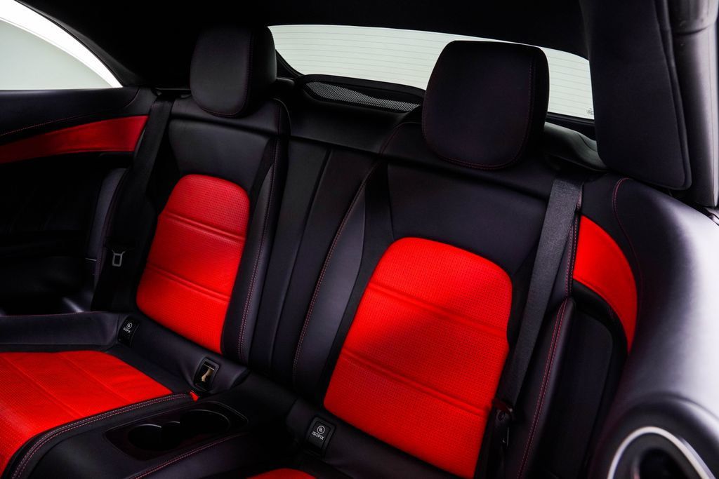 Mercedes-Benz C-Class photo 17