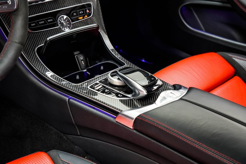 Mercedes-Benz C-Class photo 19