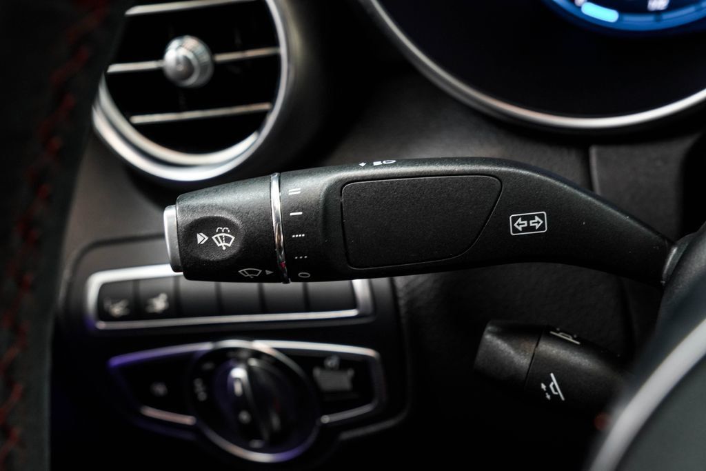 Mercedes-Benz C-Class photo 36