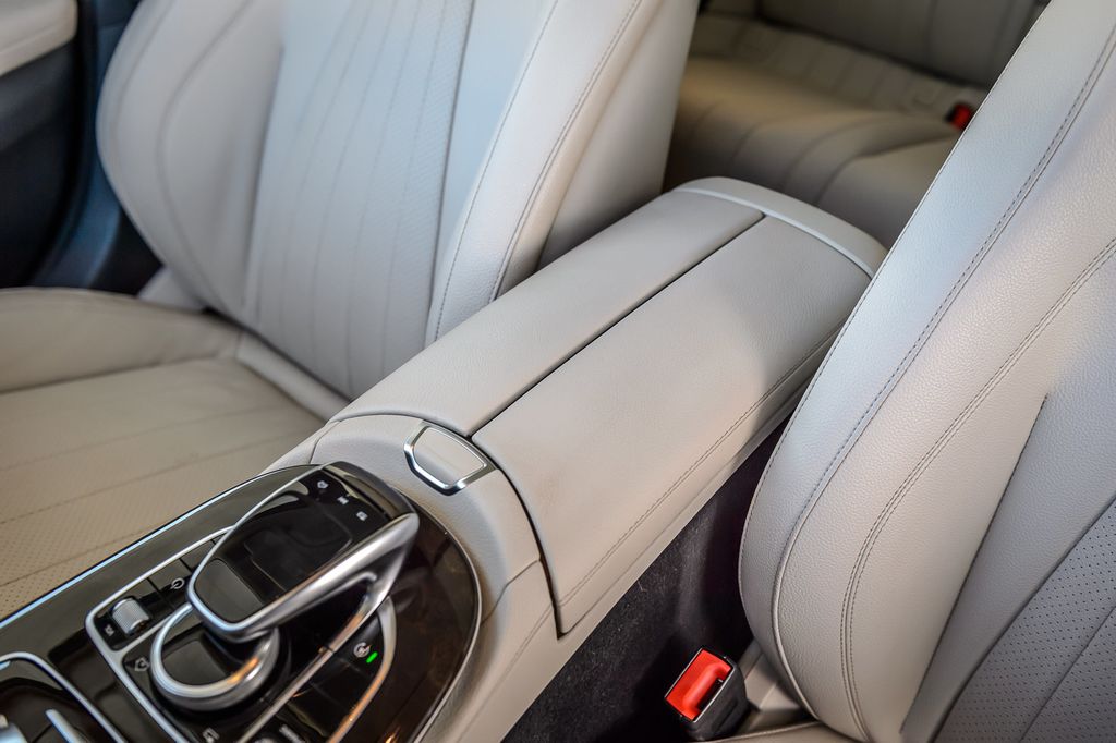 2020 Mercedes-Benz E-Class E 350 4MATIC Sedan - 23078923 - 33